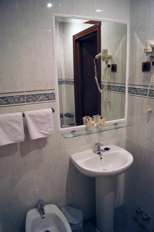 Hostal Victoria Málaga Habitación foto