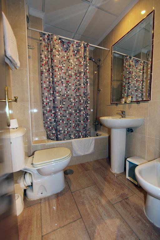 Hostal Victoria Málaga Habitación foto
